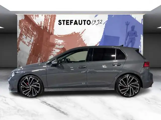 Volkswagen Golf view 4