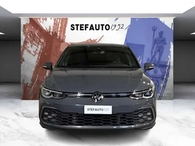 Volkswagen Golf view 2