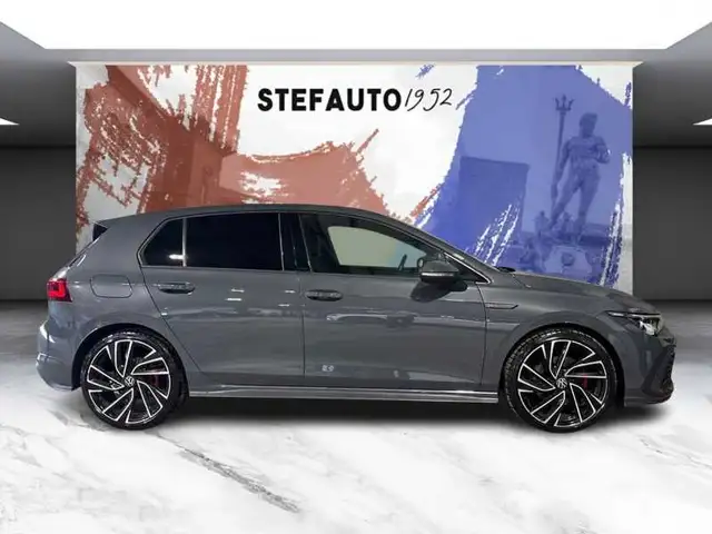 Volkswagen Golf view 3