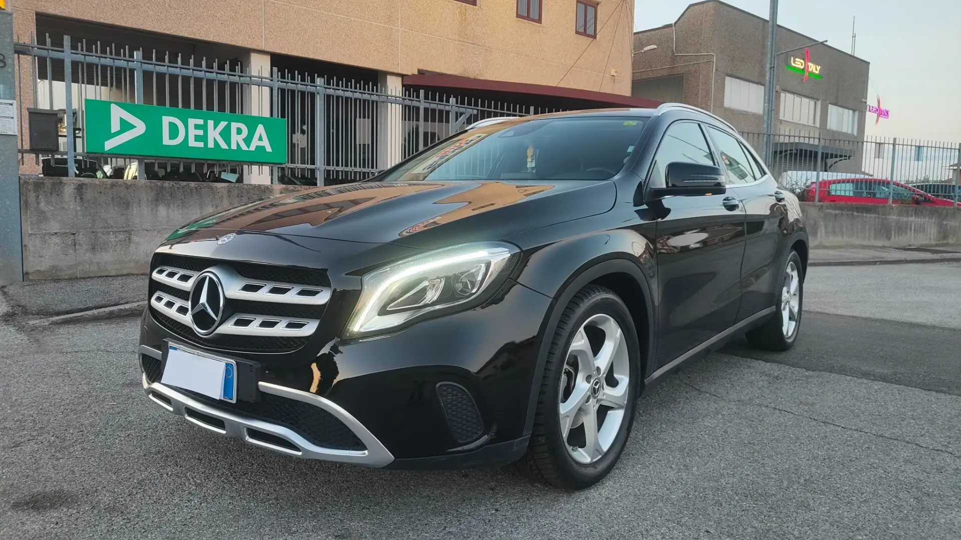 Mercedes-Benz GLA 180 GLA 180 Sport Nero - 1