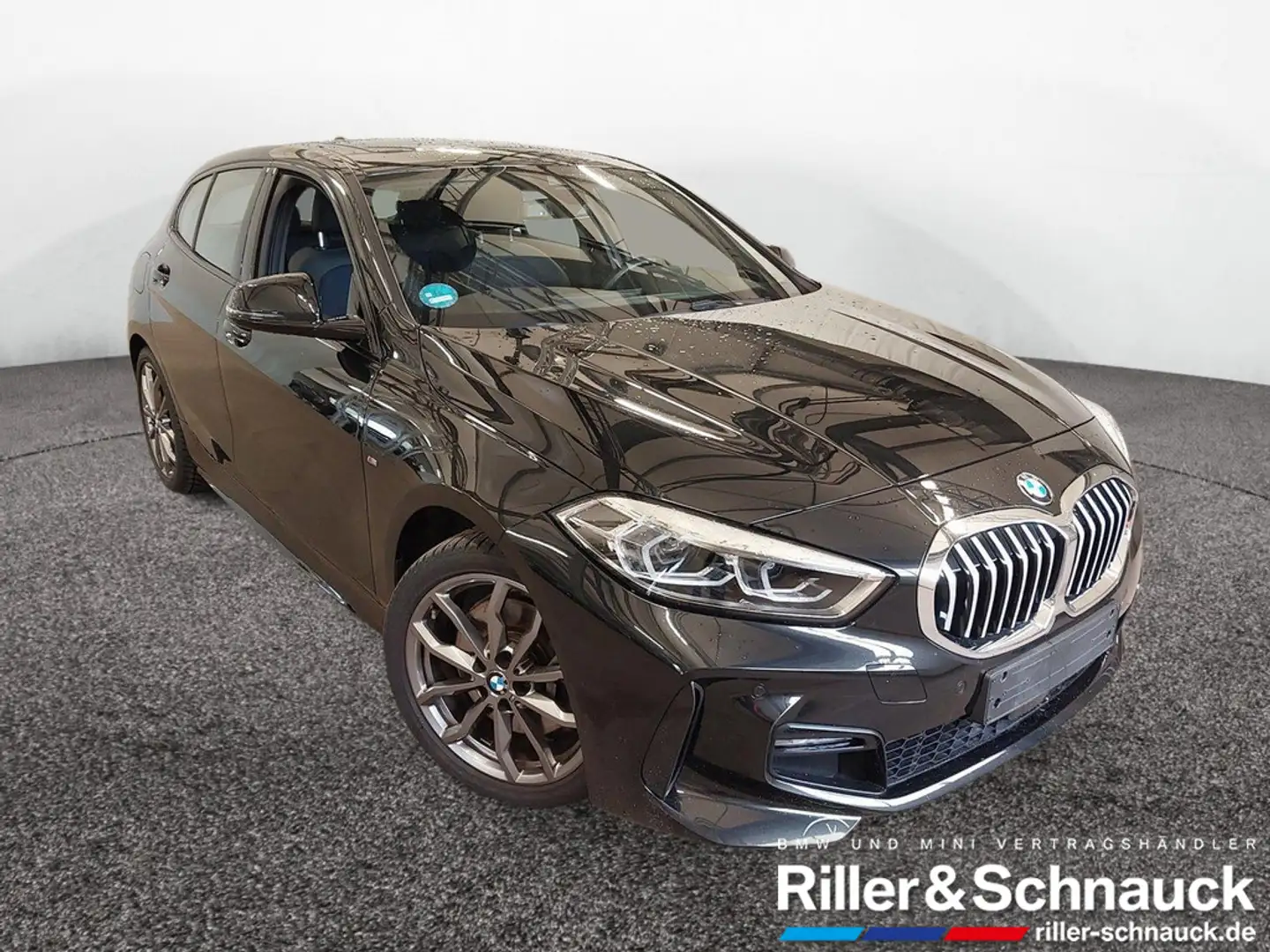 BMW 120 i M Sport PANO+LED+NAVI+SDHZG+PDC Schwarz - 2