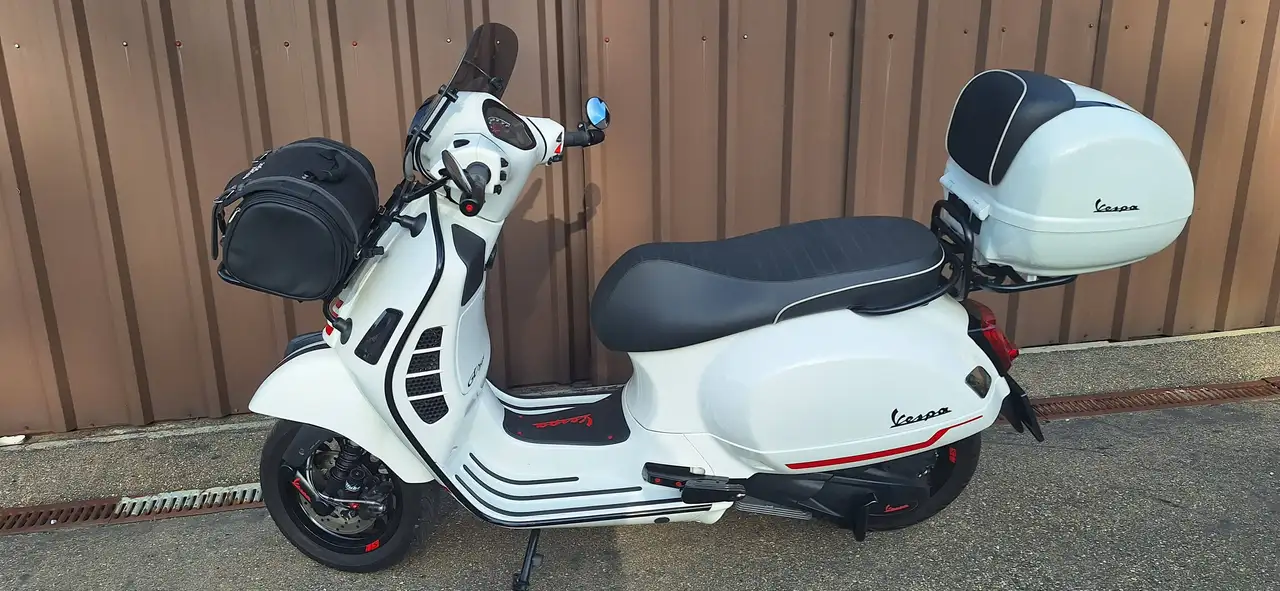 Piaggio GTS 300