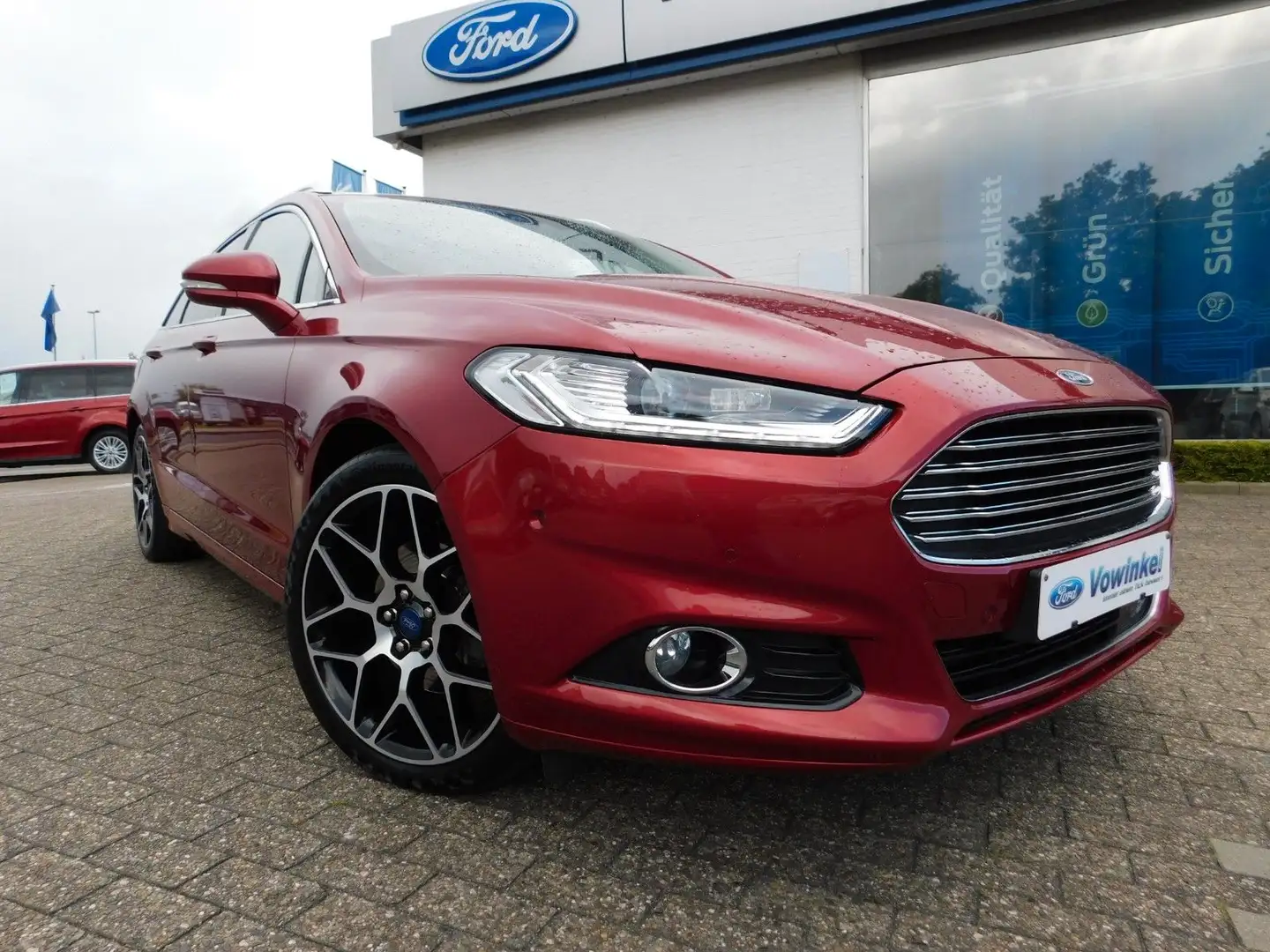 Ford Mondeo MONDEO Turn. TITANIUM Aut. 240 PS VOLLausst.+SD+ Rojo - 1