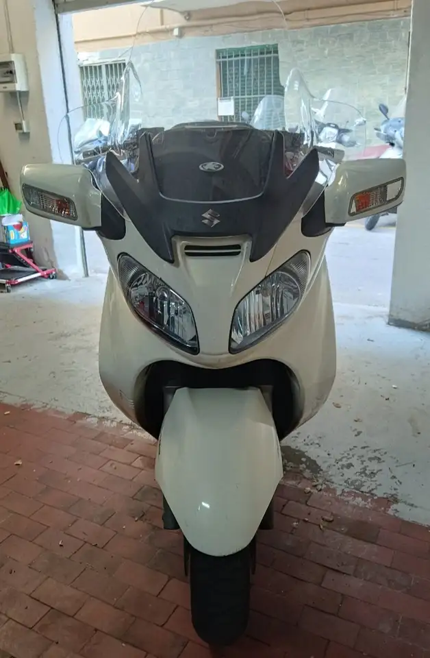 Suzuki Burgman 650