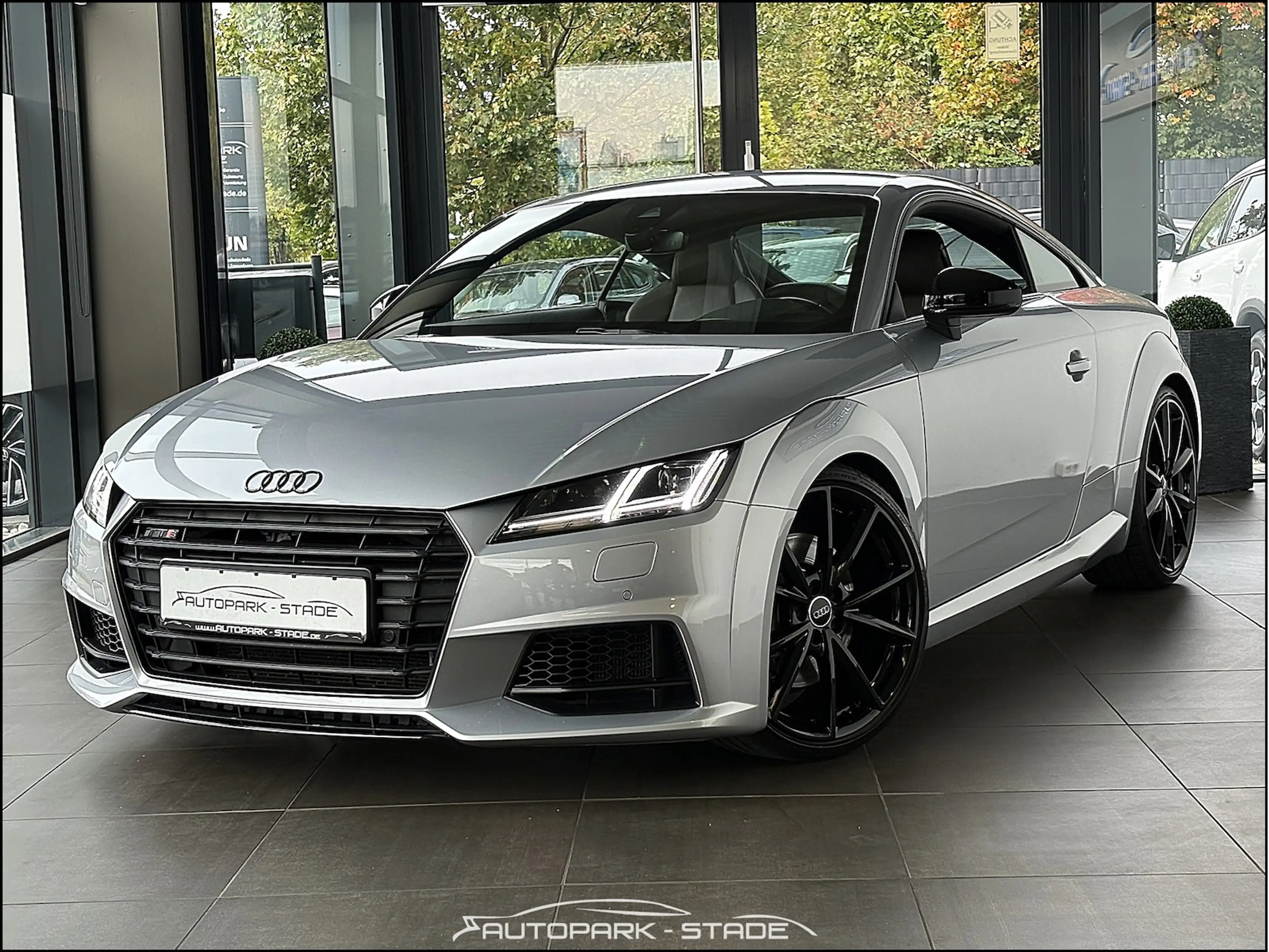 Audi TTS Coupe 2.0 TFSI quattro — photo 2