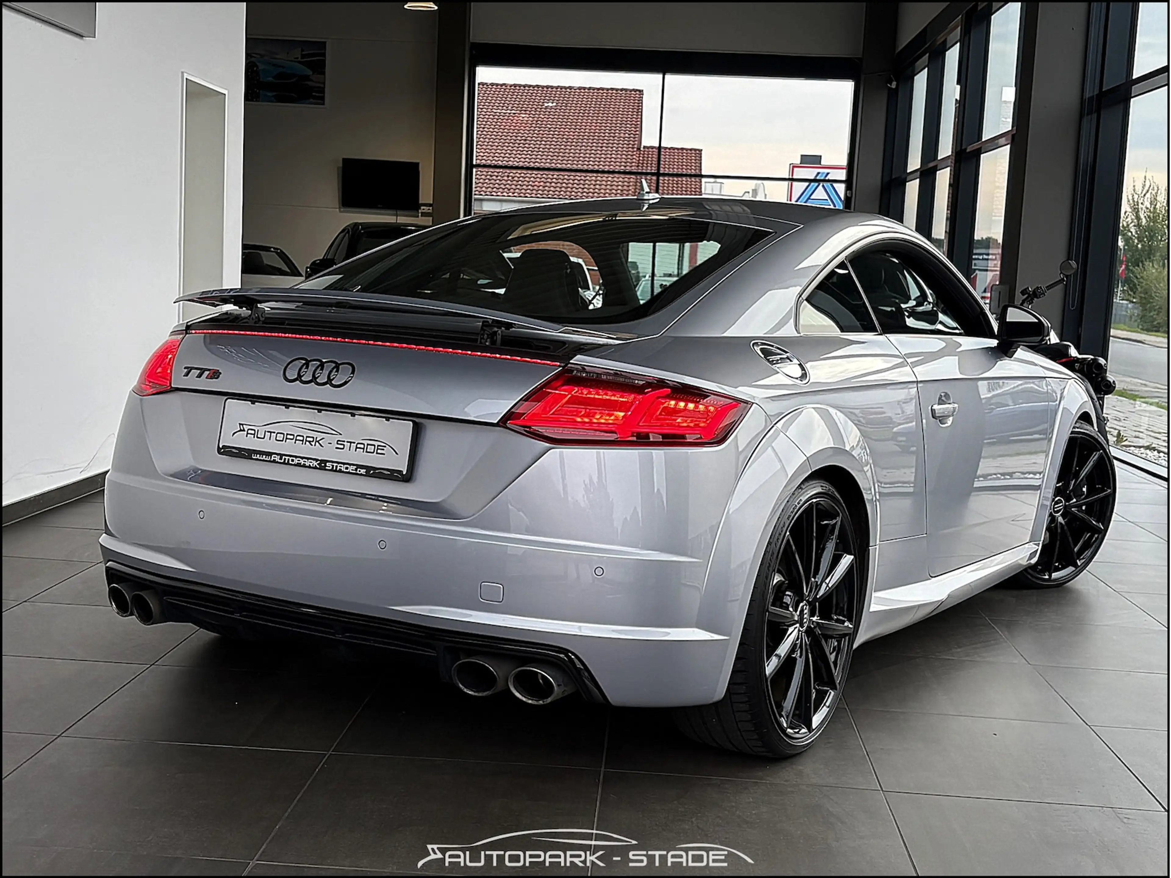 Audi TTS Coupe 2.0 TFSI quattro — photo 3