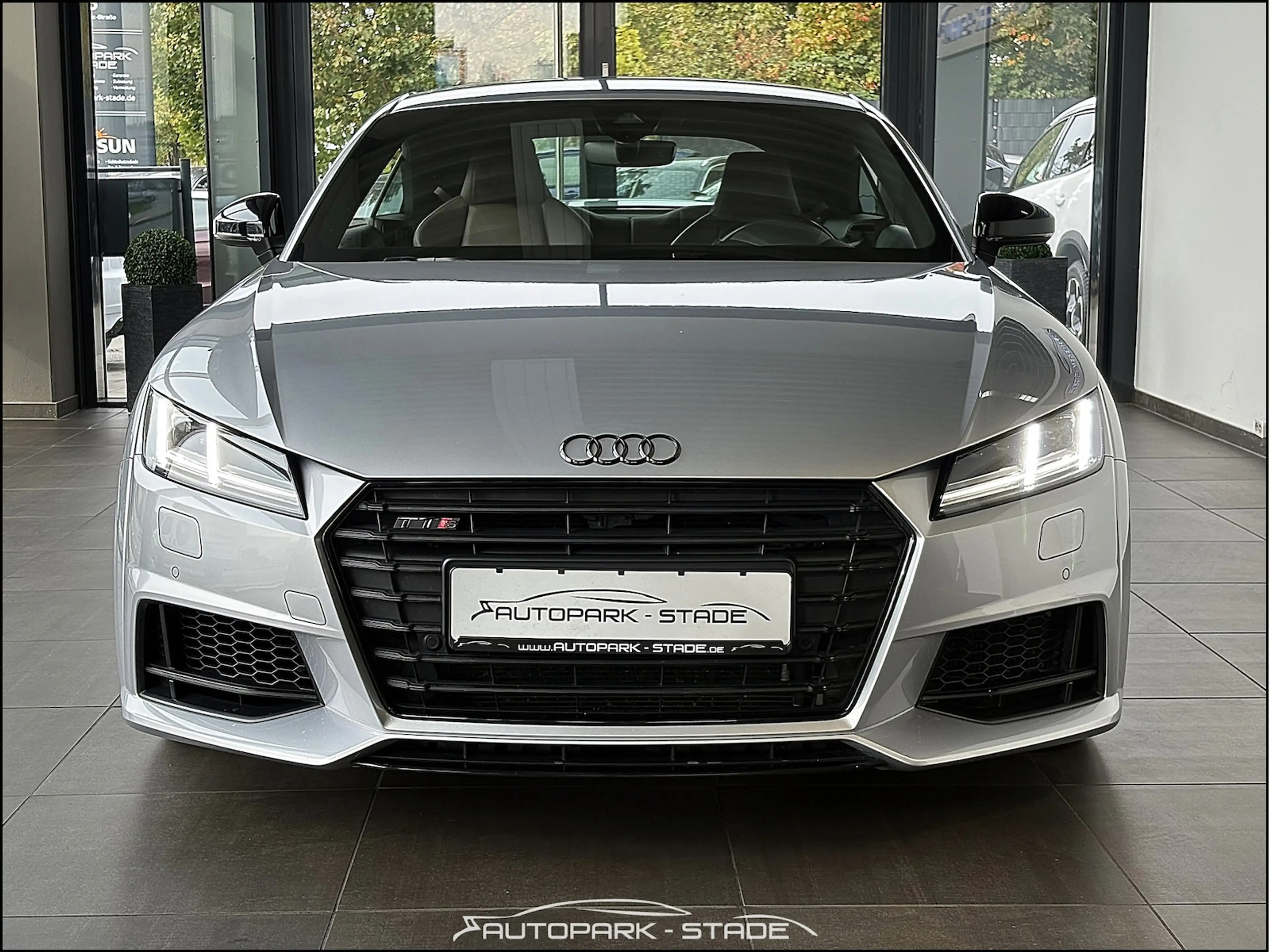 Audi TTS Coupe 2.0 TFSI quattro — photo 4