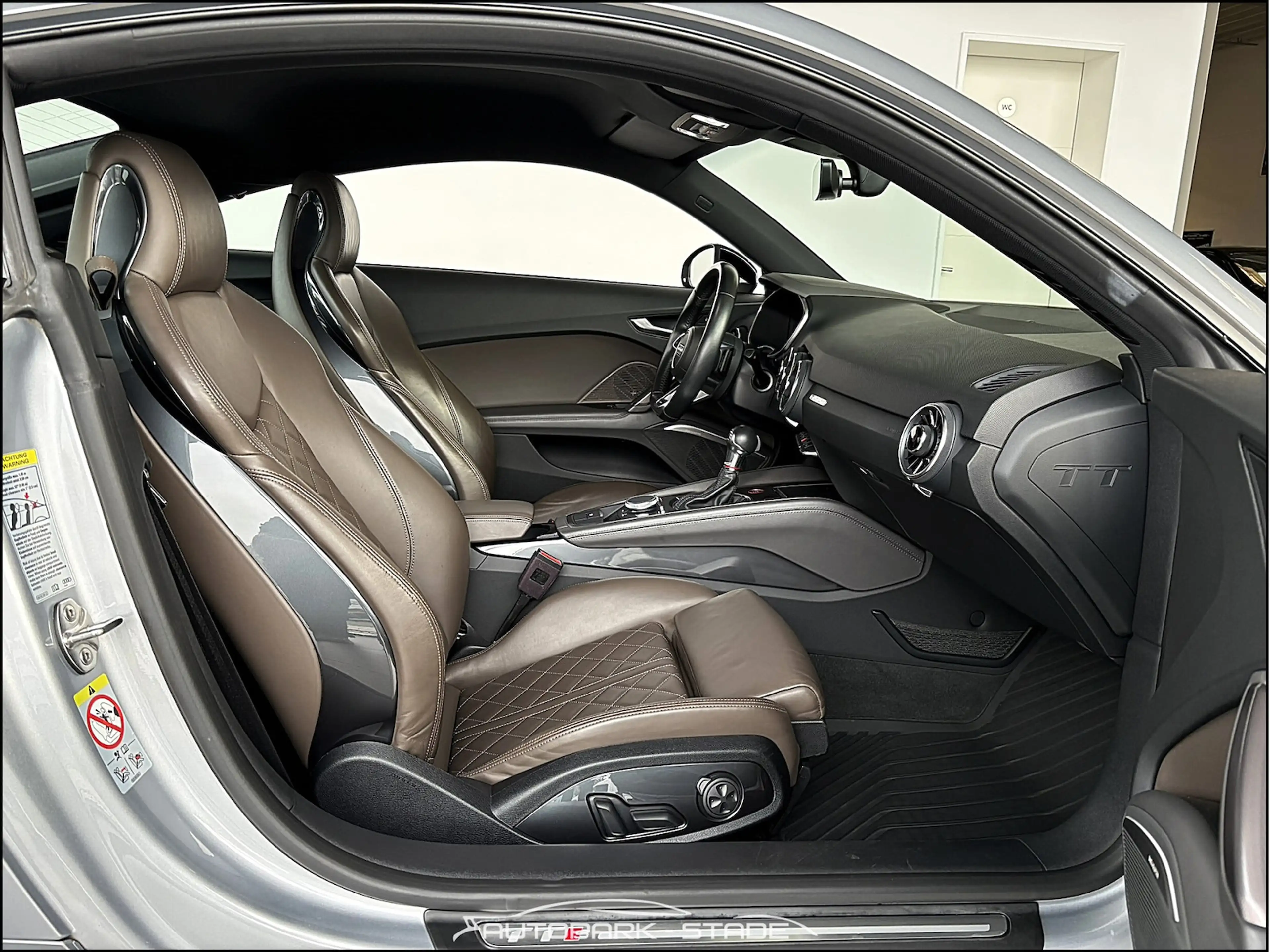 Audi TTS Coupe 2.0 TFSI quattro — photo 10