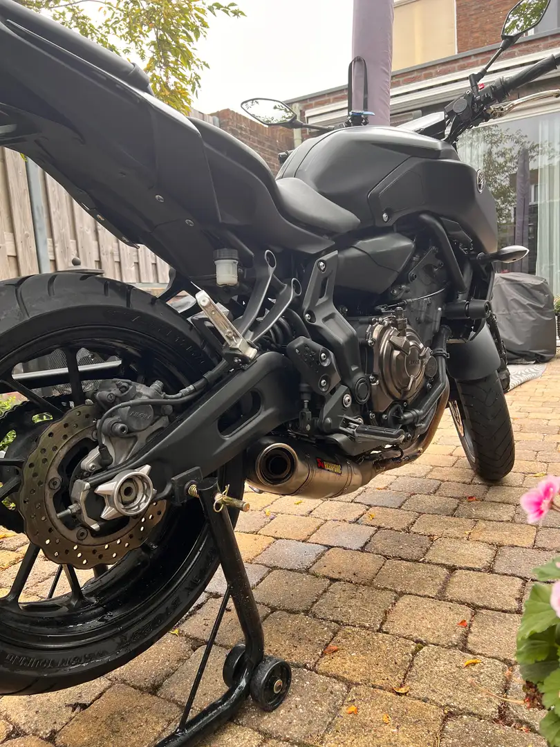 Yamaha MT-07 Yamaha MT-07 ABS. Akrapovic Racing Line (Titanium) Noir - 1