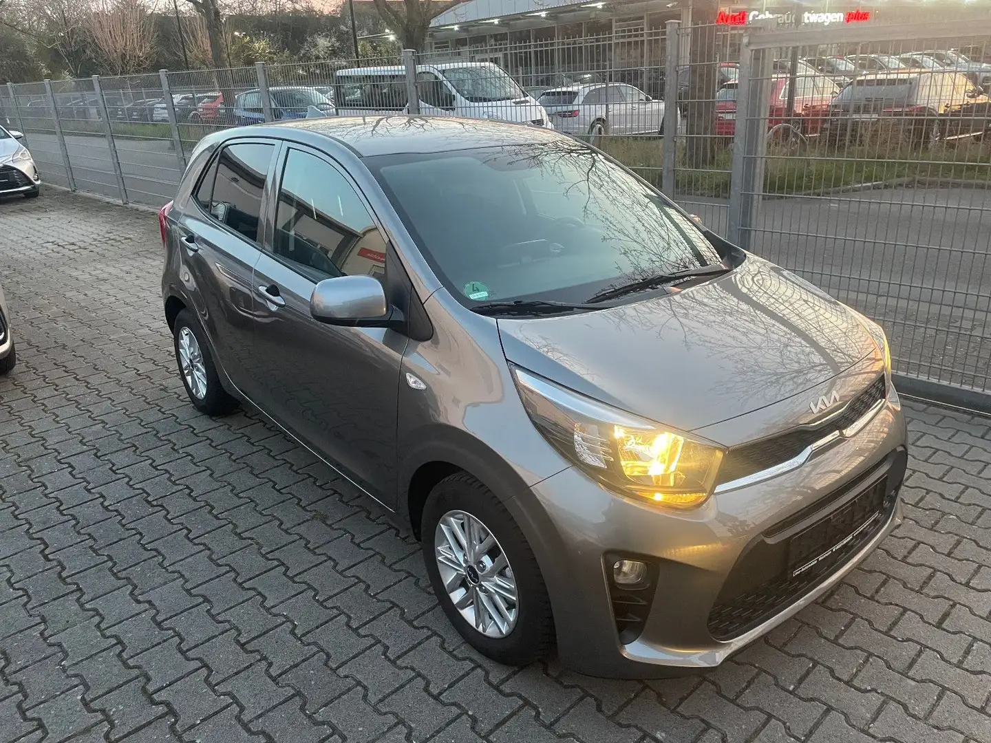 Kia Picanto Vision/Navi/Neuwertig Grau - 2