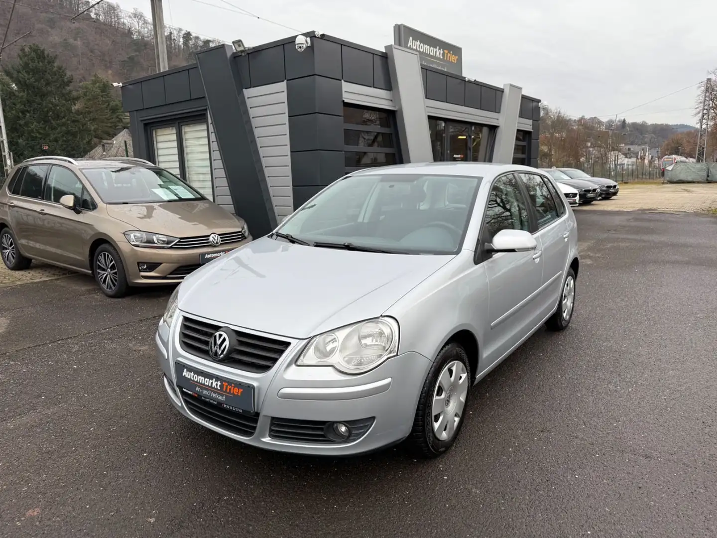 Volkswagen Polo IV! TÜV NEU! Top Zustand! Argent - 1