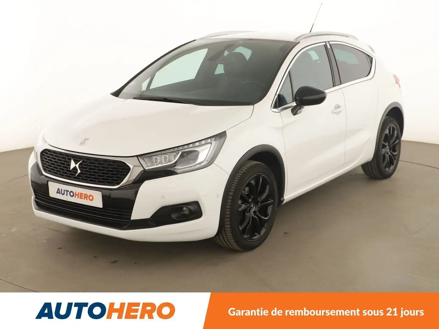 DS Automobiles DS 4 Crossback 1.2 PureTech Sport Chic Blanc - 1