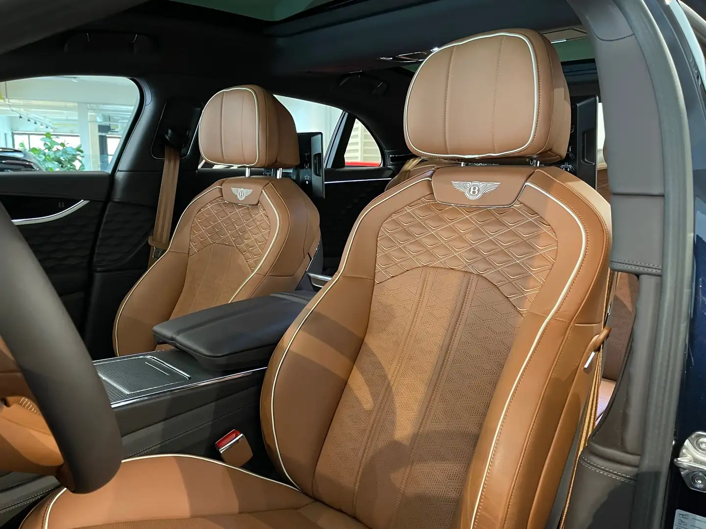 Bentley Flying Spur New Flying Spur V8 PHEV Mulliner (-16%) !!! Blauw - 2