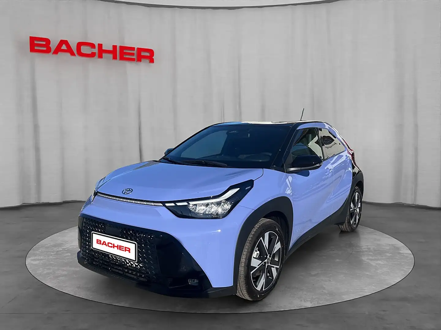 Toyota Aygo X 1,5 Hybrid Blau - 1