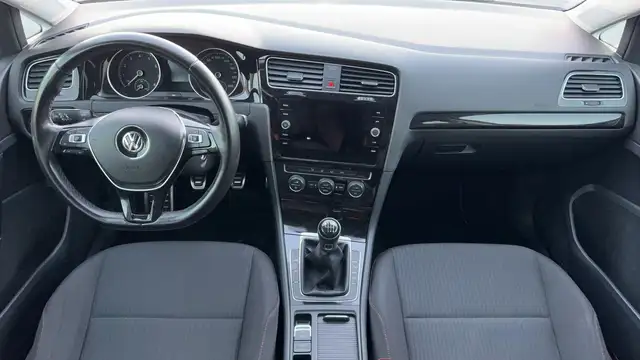 Volkswagen Golf view 11