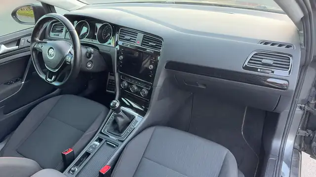 Volkswagen Golf view 10