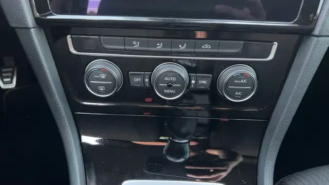 Volkswagen Golf view 13