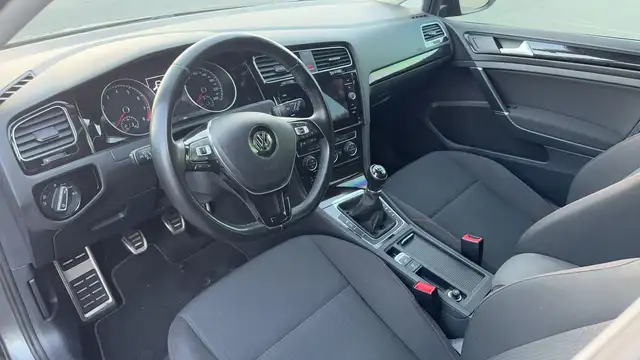 Volkswagen Golf view 8