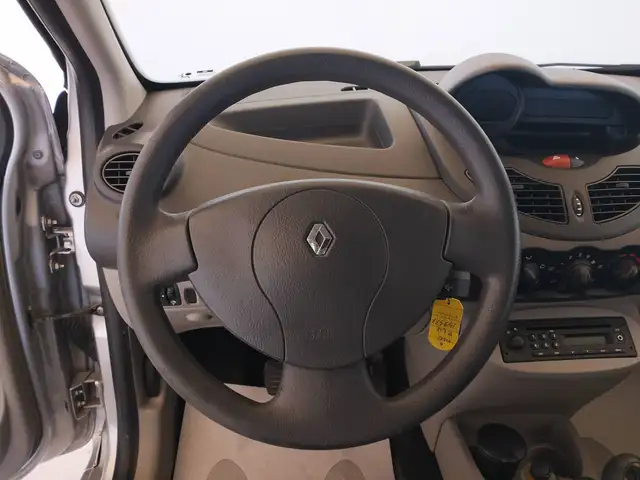 Renault Twingo view 9