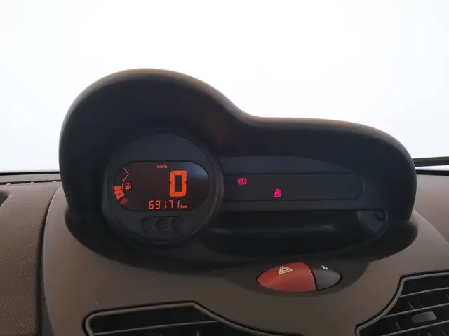 Renault Twingo view 11