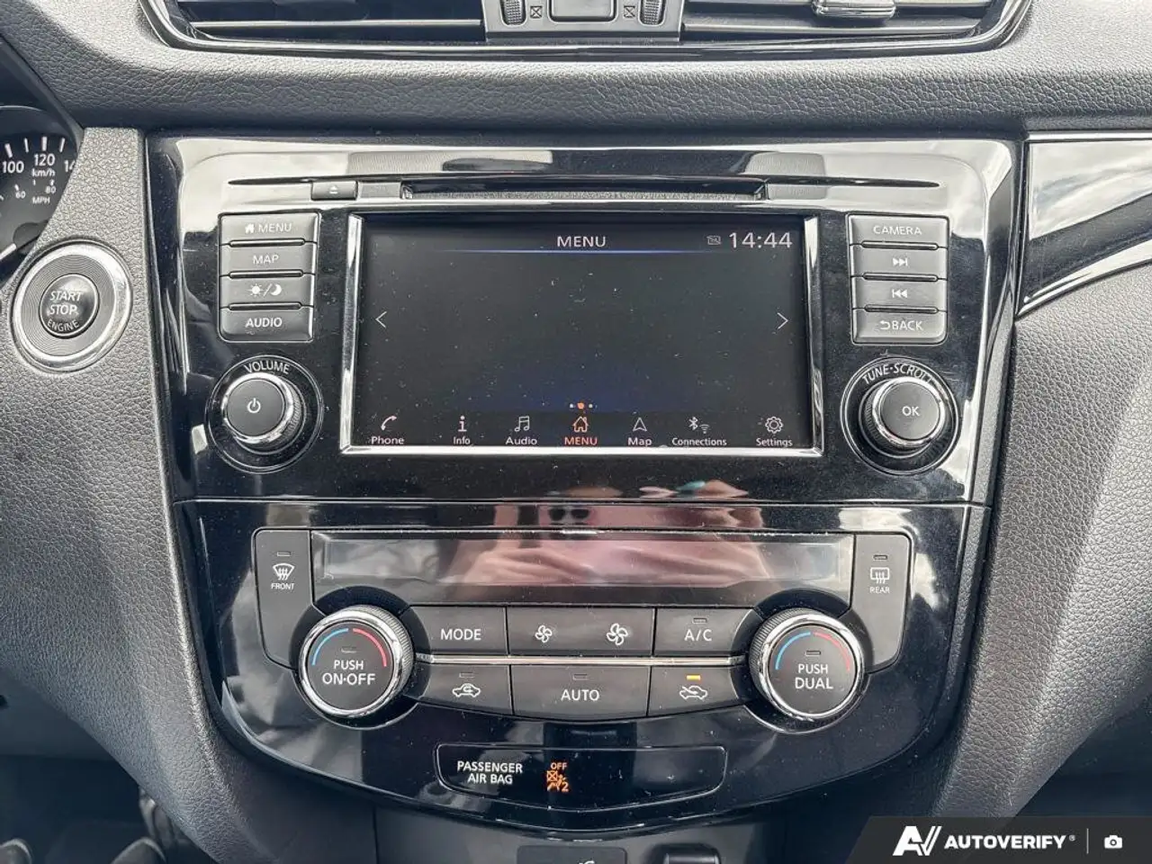 Nissan Qashqai снимка Nissan Qashqai