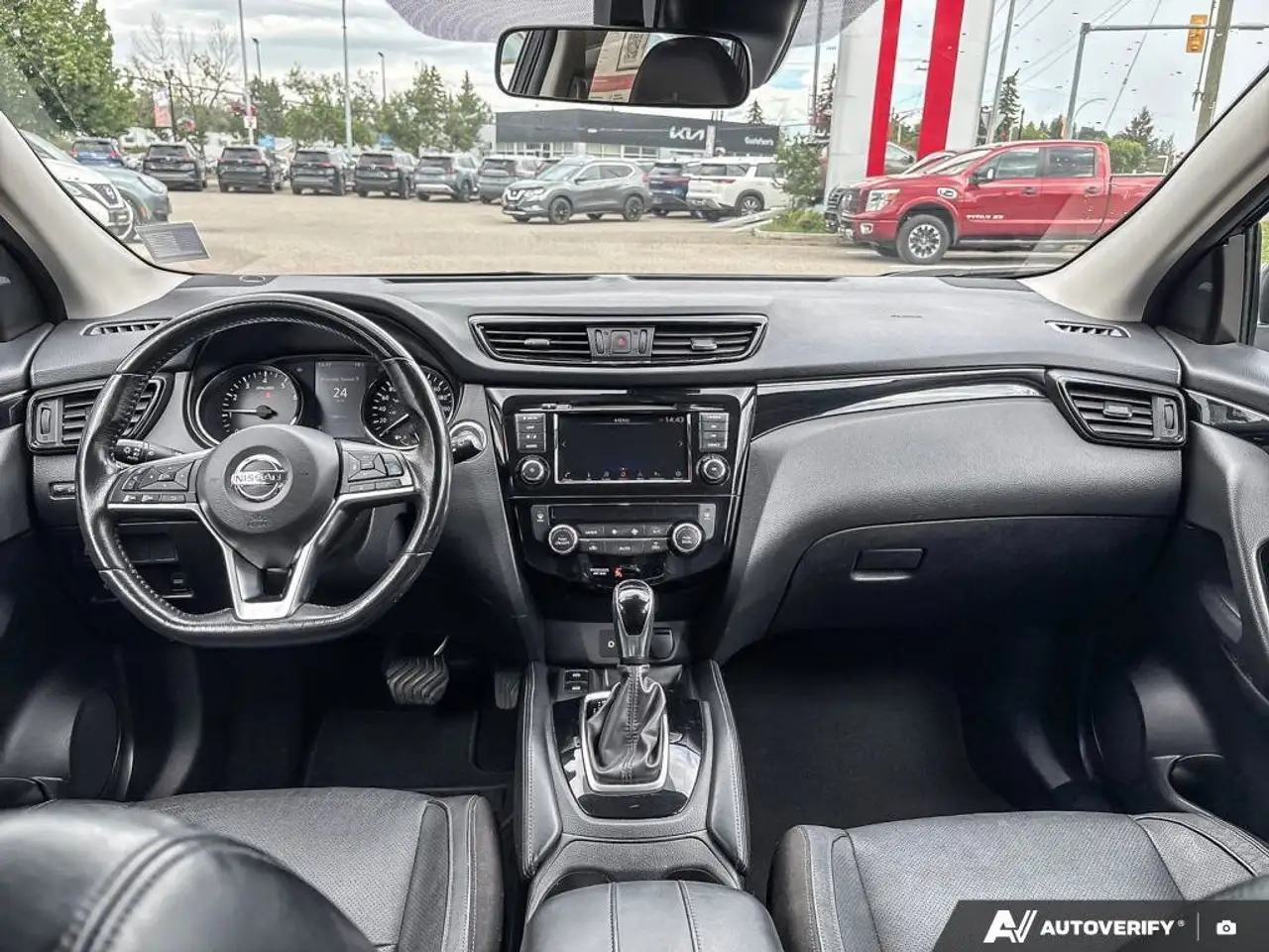 Nissan Qashqai снимка Nissan Qashqai