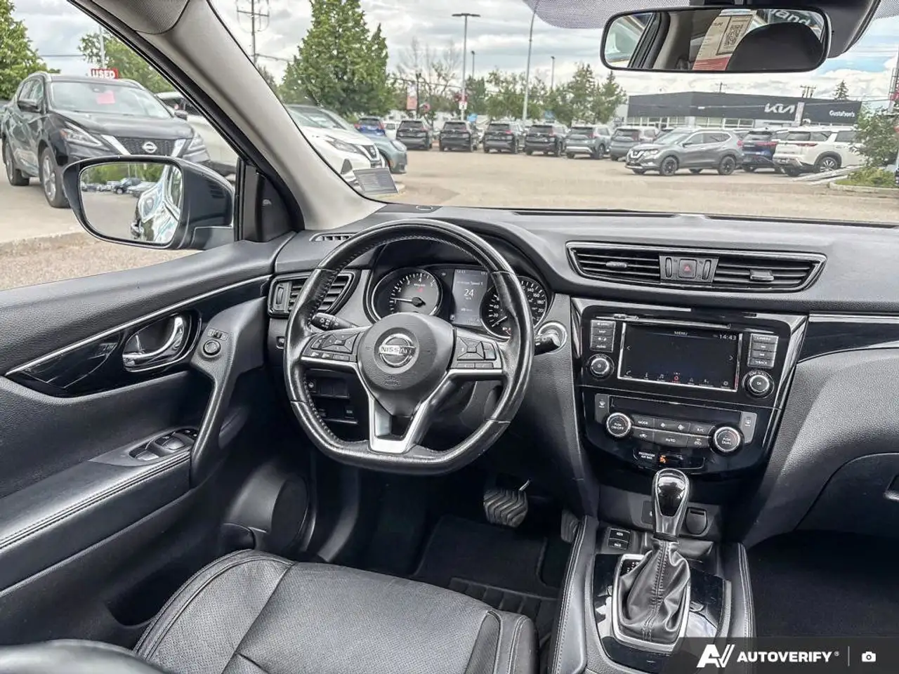 Nissan Qashqai снимка Nissan Qashqai