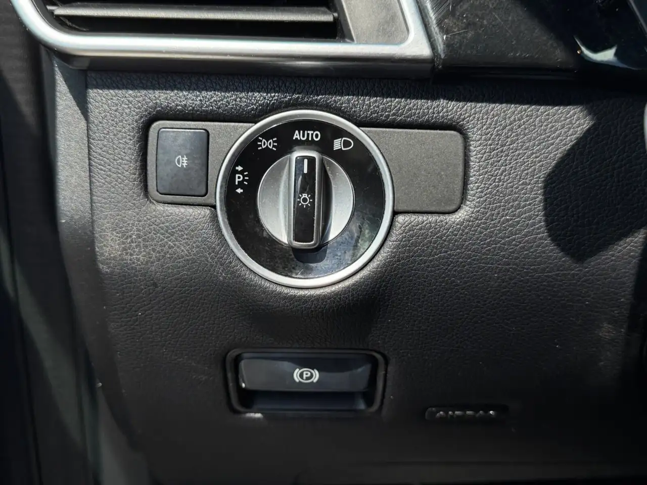 Mercedes-Benz M-Class снимка Mercedes-Benz M-Class