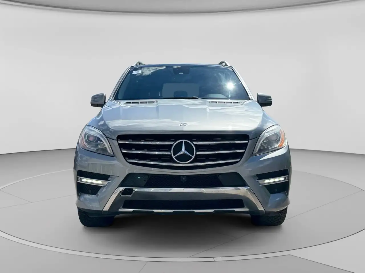 Mercedes-Benz M-Class снимка Mercedes-Benz M-Class