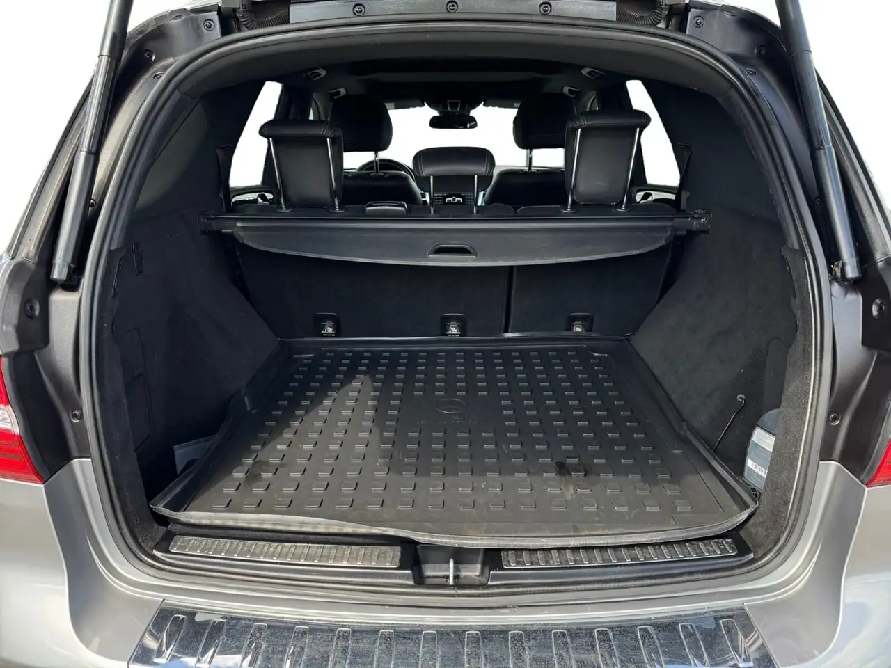 Mercedes-Benz M-Class снимка Mercedes-Benz M-Class