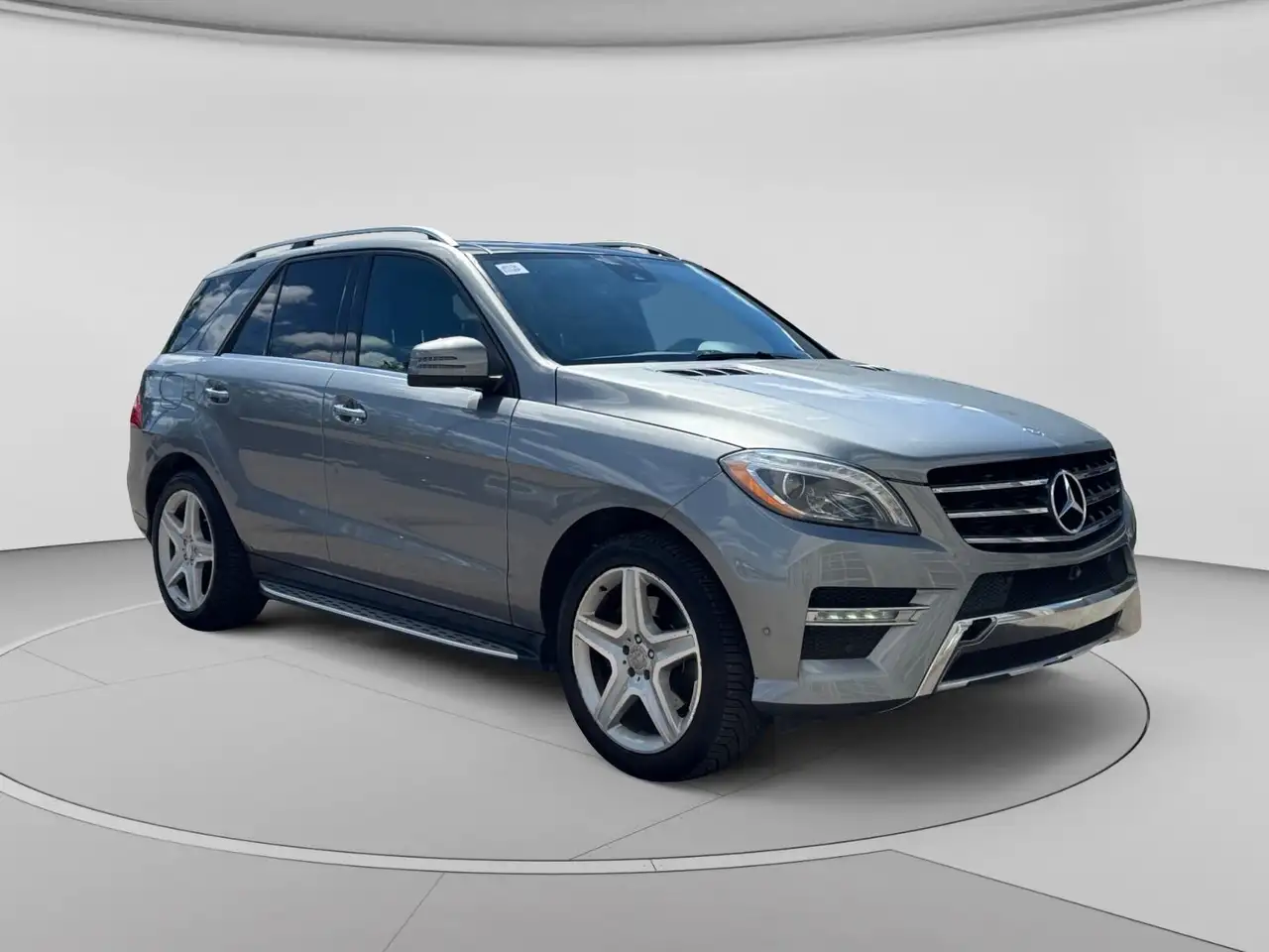Mercedes-Benz M-Class снимка Mercedes-Benz M-Class
