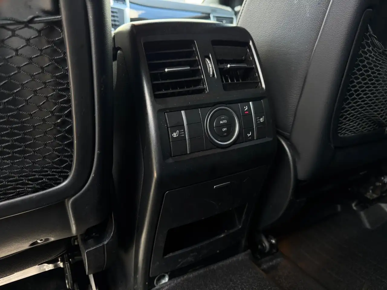 Mercedes-Benz M-Class снимка Mercedes-Benz M-Class