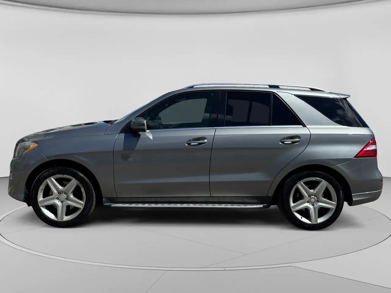 Mercedes-Benz M-Class снимка Mercedes-Benz M-Class