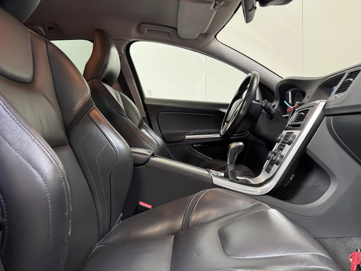 Volvo V60 2.0 Diesel Man. - Ocean Race - Airco - Topstaat! Grau - 2