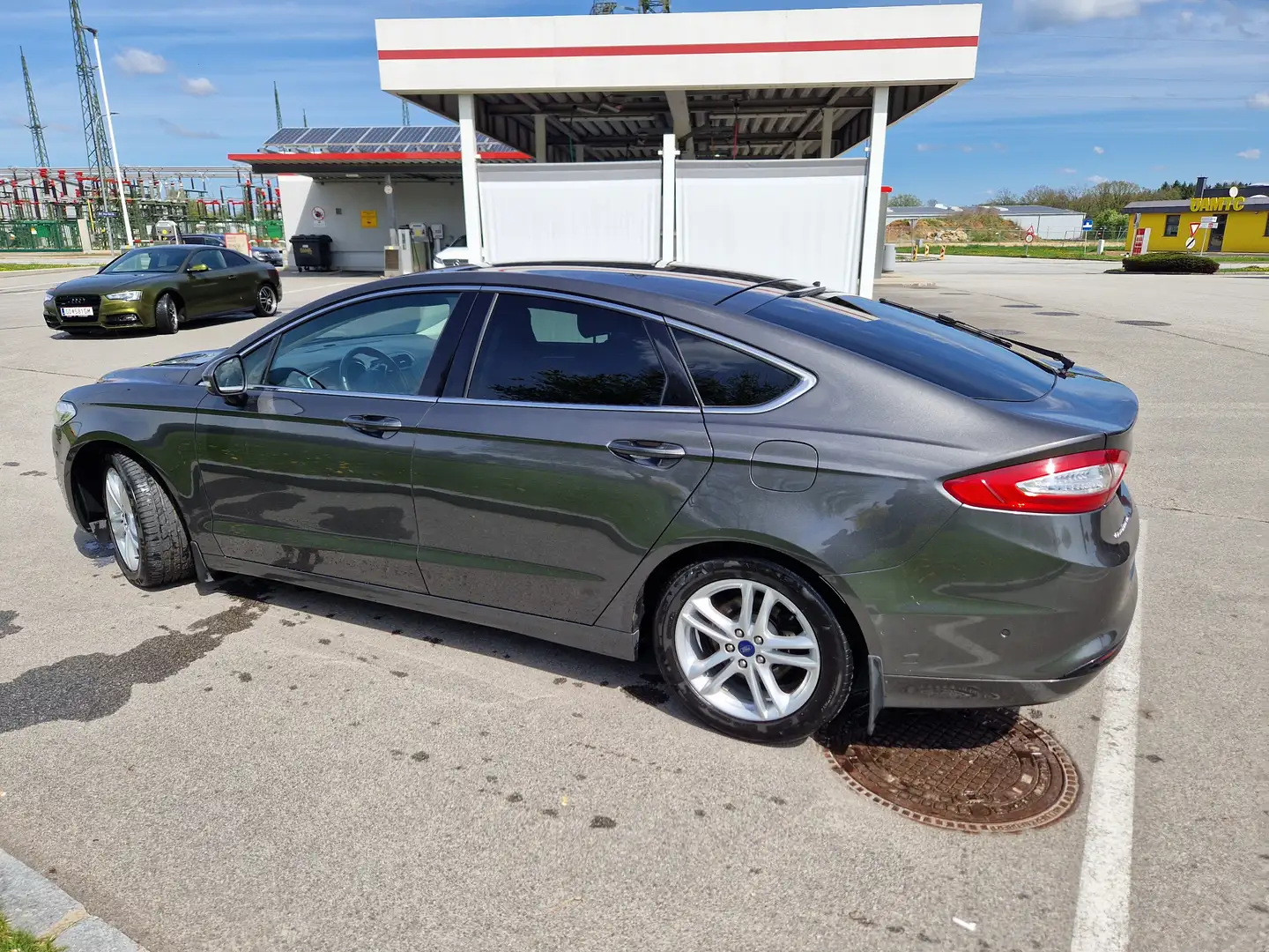 Ford Mondeo Mondeo Titanoum 2,0 TDCi PowerShift Aut. ST-Line Grau - 2