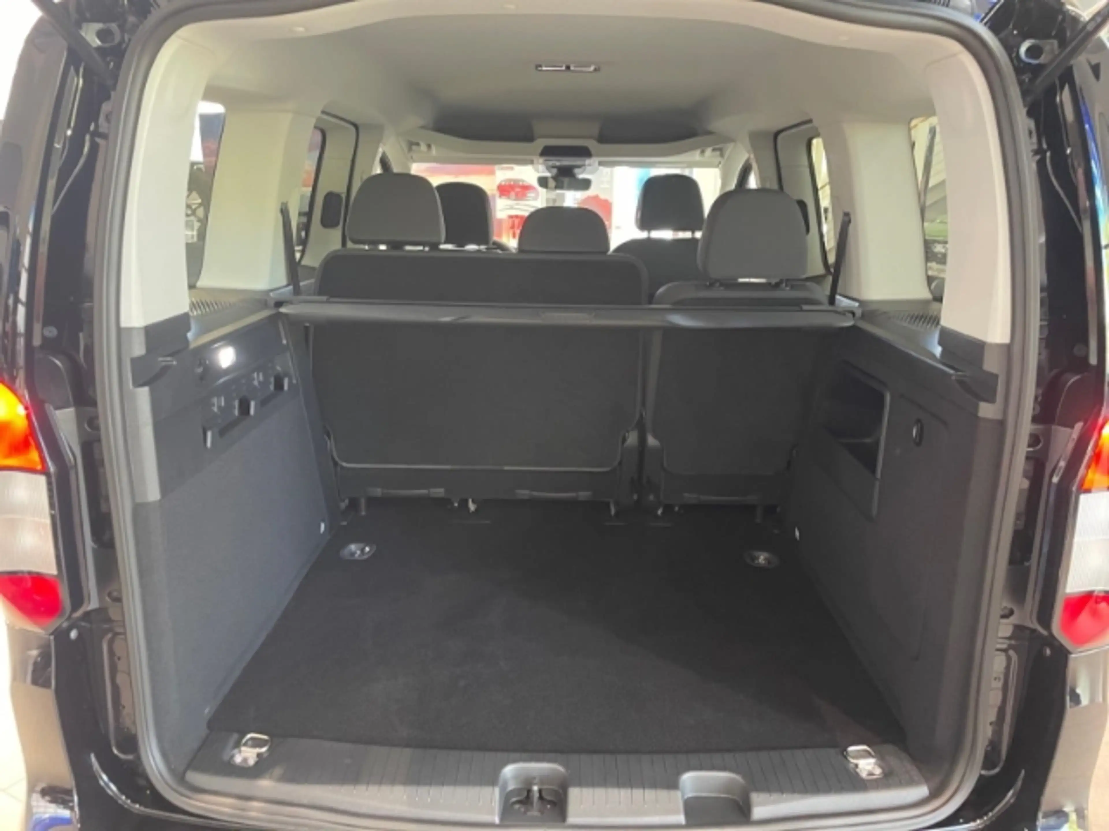 Ford Tourneo Connect Titanium+Abstandswarner+Totwinkelassistent — photo 12