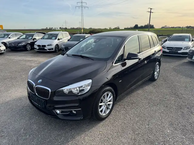 BMW 218 Luxury L Navi Pano AHK Leder SH