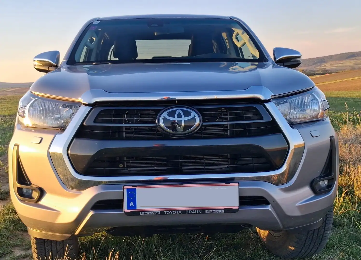 Toyota Hilux Hilux DK Active 4WD 2,4 D-4D Aut. Active Silber - 2