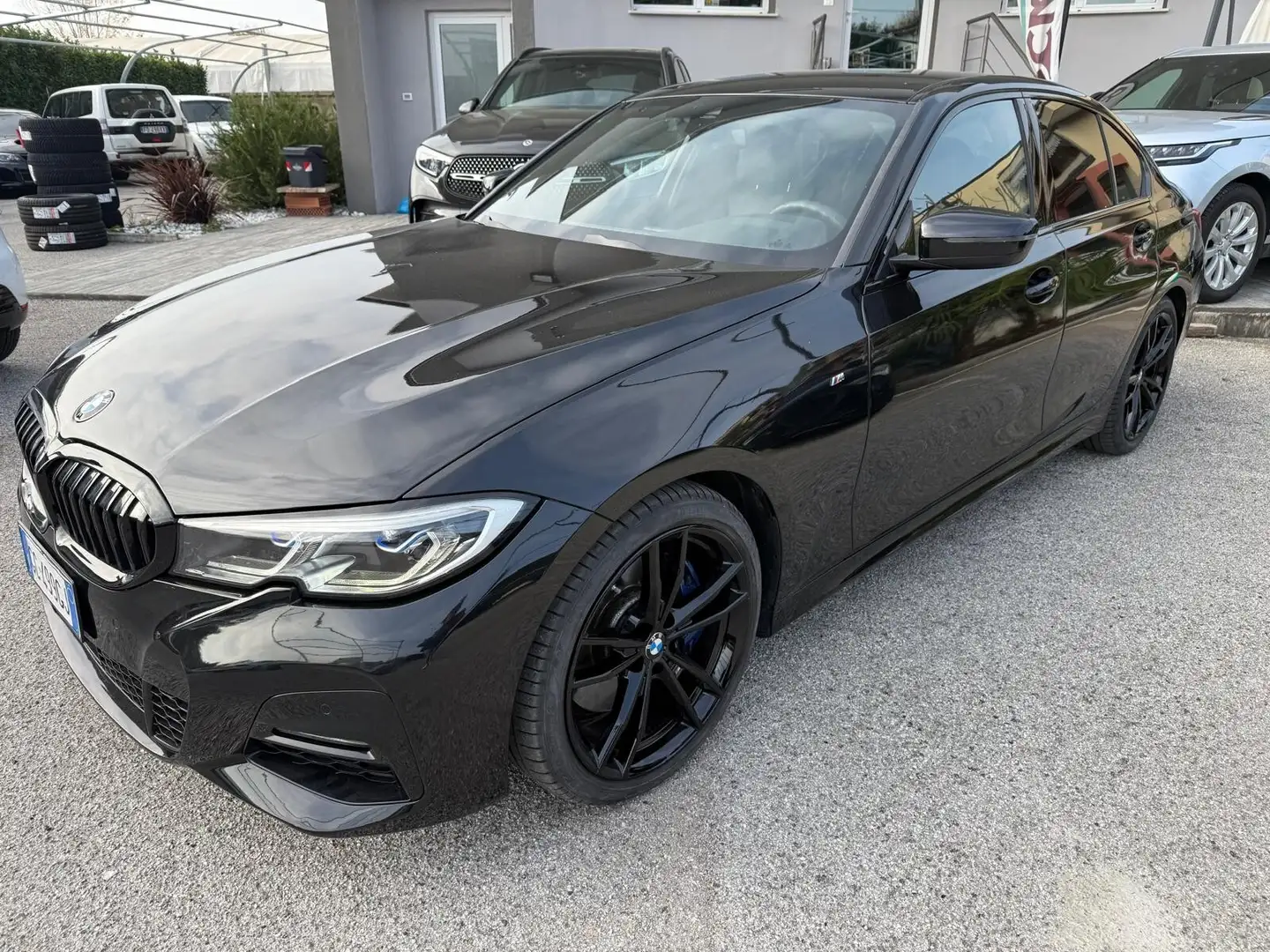 BMW 320 320d 48V xDrive Msport Schwarz - 1