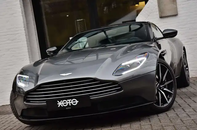 Aston Martin DB11 V8 COUPE ***1HD / FULL ASTON MARTIN HISTORY***