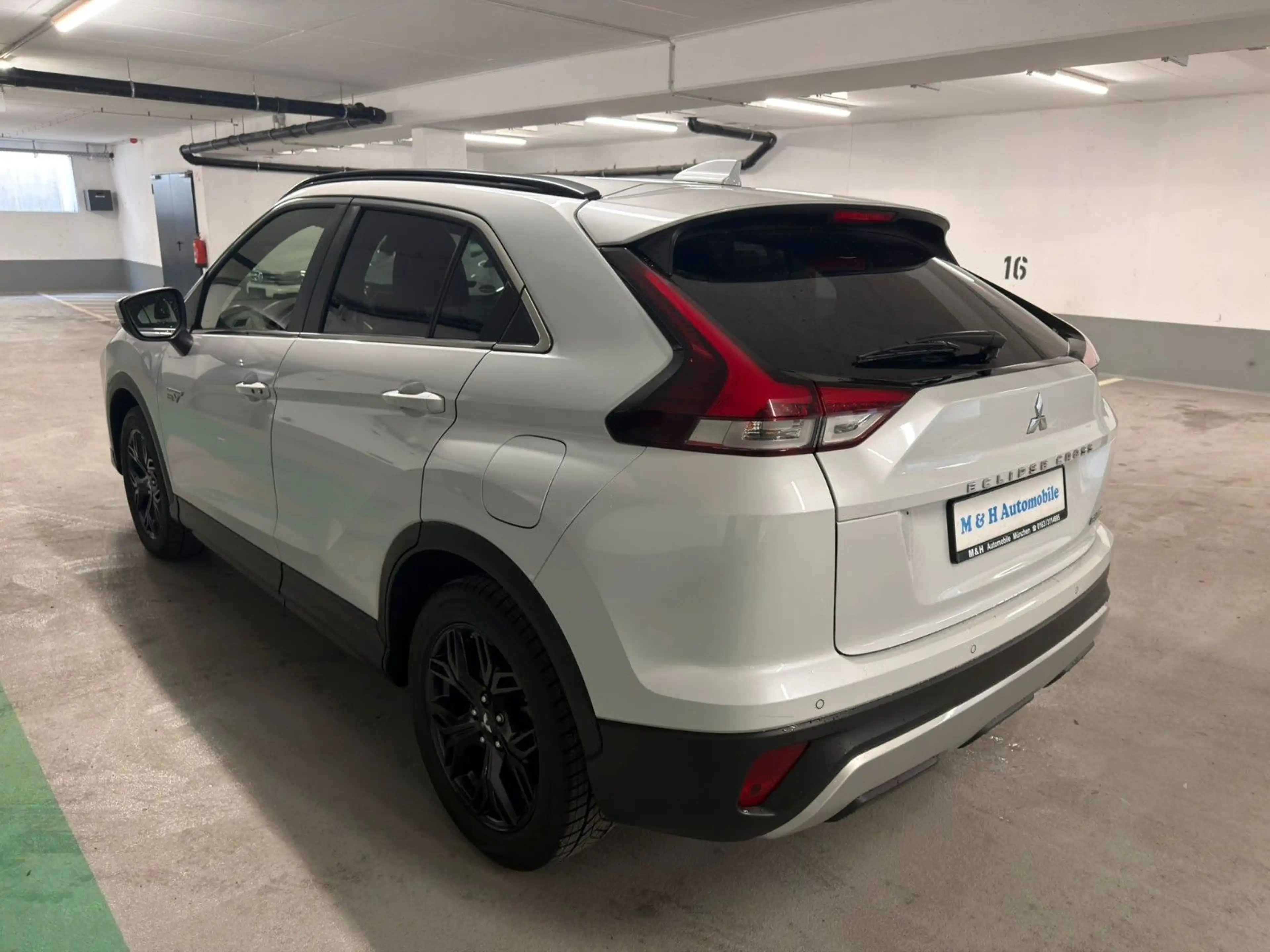 Mitsubishi Eclipse Cross Plus Plug-In Hybrid 4WD — photo 7