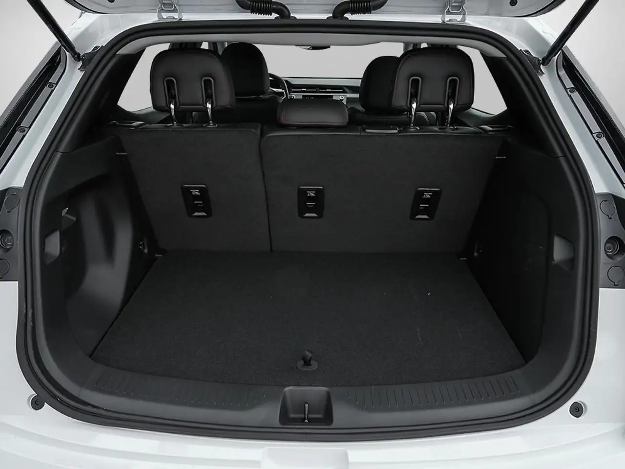 Chevrolet Bolt photo Chevrolet Bolt