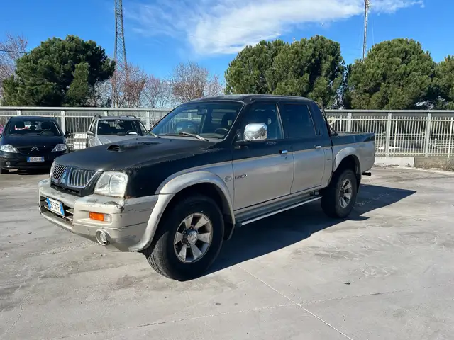 Mitsubishi L200 L200 Cab III d.cab 2.5 tdi Instyle Air 4wd