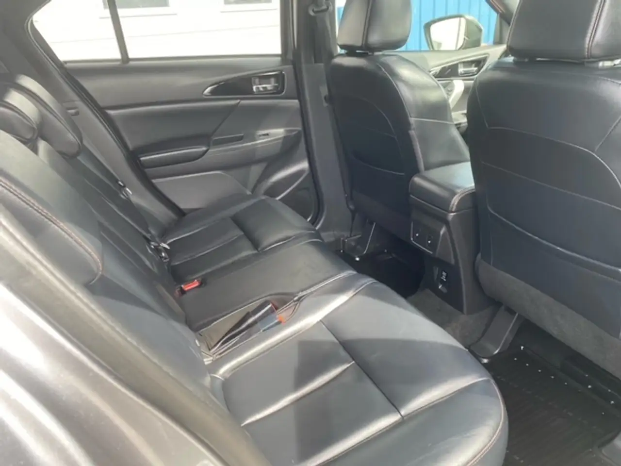 Mitsubishi Eclipse Cross снимка Mitsubishi Eclipse Cross