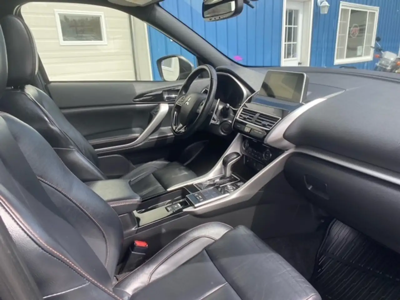 Mitsubishi Eclipse Cross снимка Mitsubishi Eclipse Cross