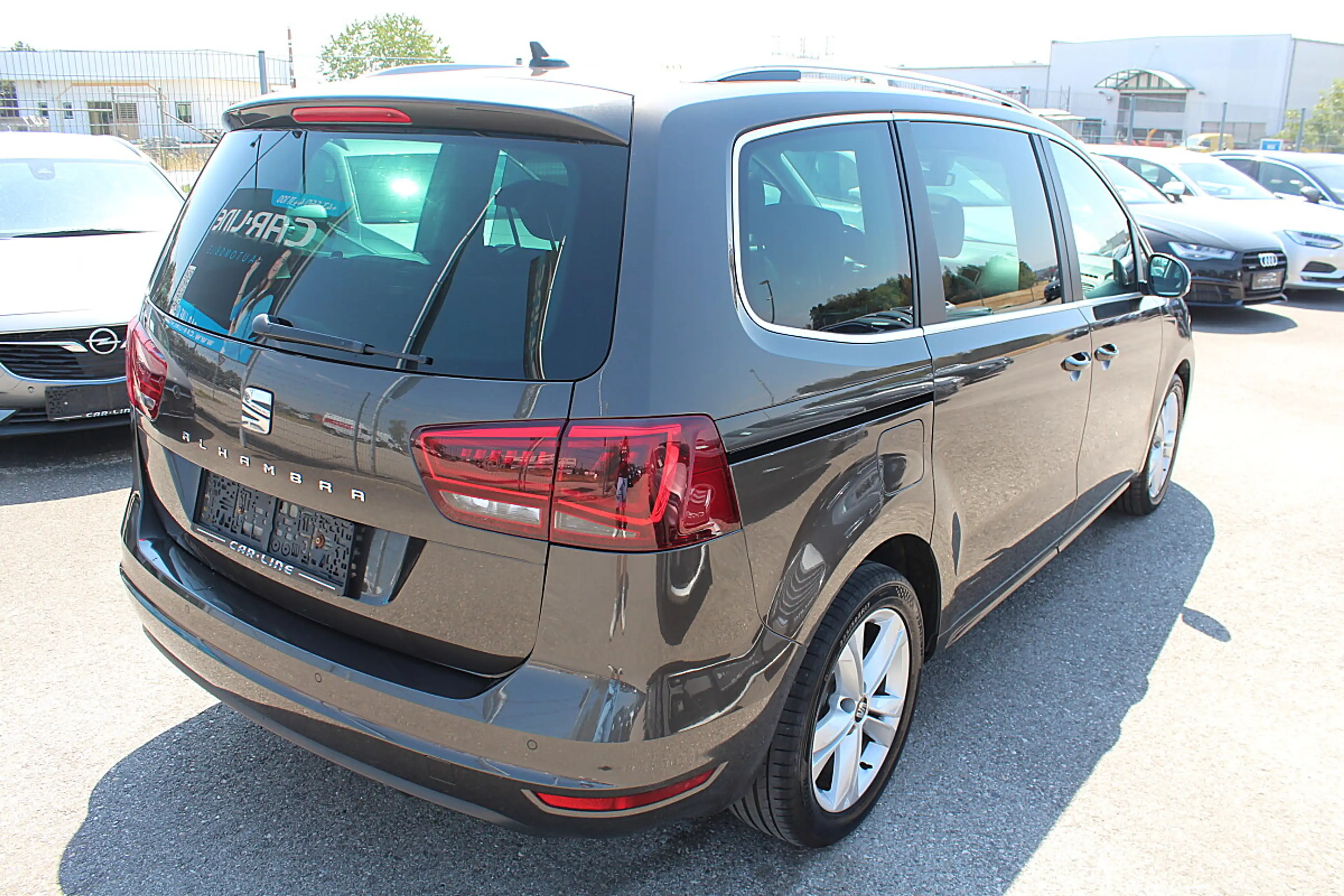 SEAT Alhambra Executive 2,0 TDI CR DSG XENON 7 SITZER AHK PAN... — photo 9