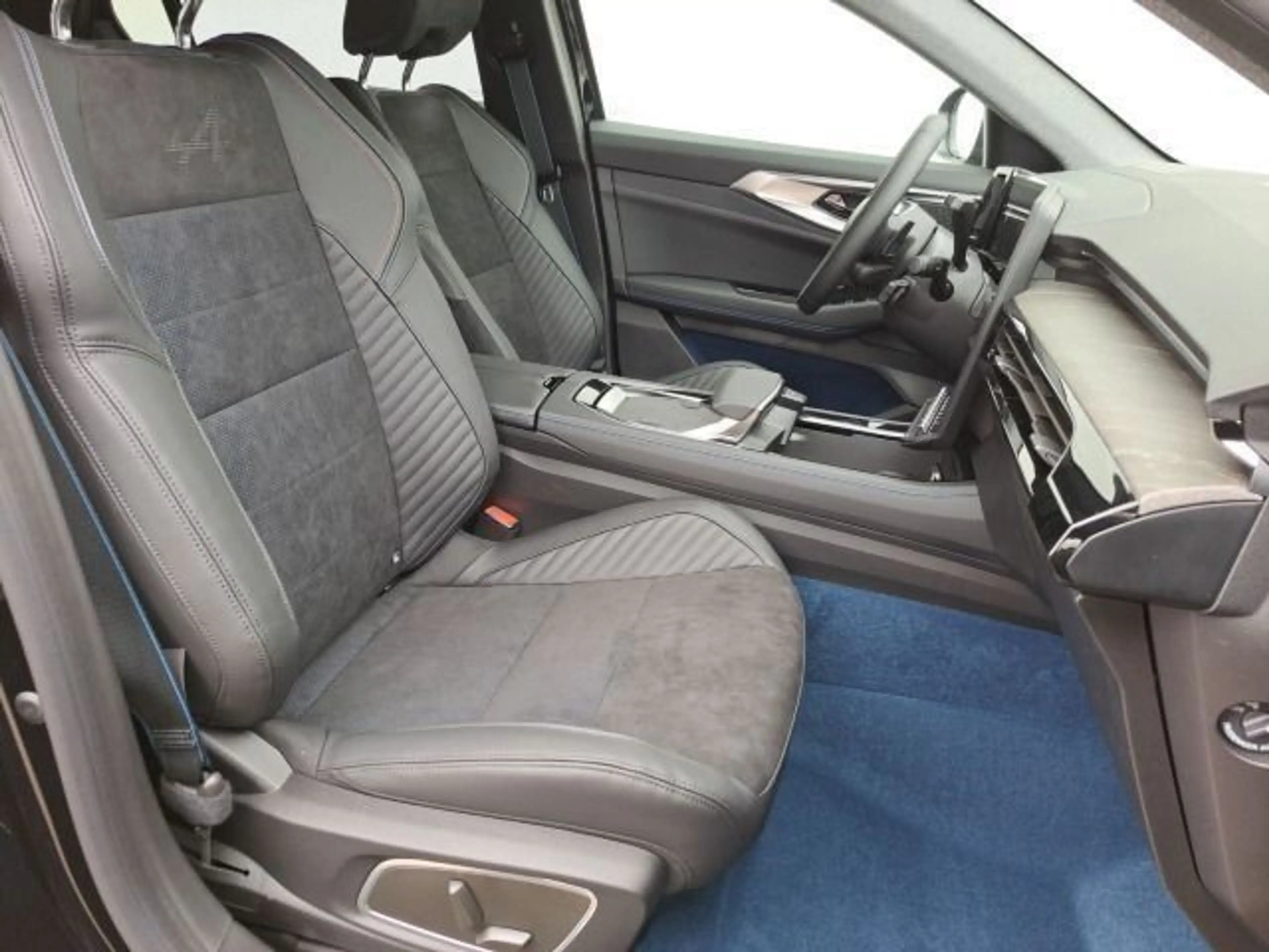 Renault Rafale Atelier Alpin E-TECH Plug-in Hybrid 300 4 — photo 10