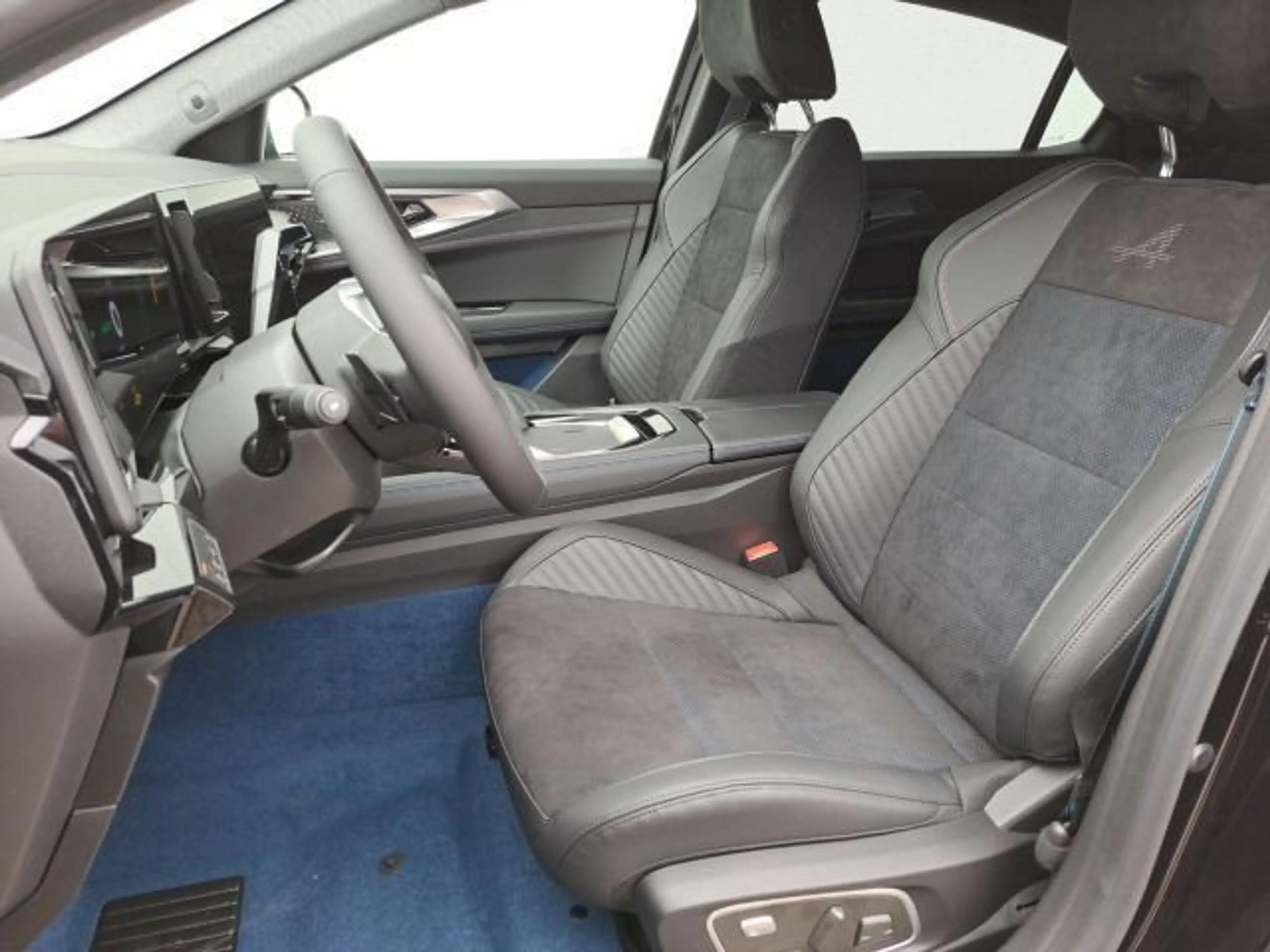 Renault Rafale Atelier Alpin E-TECH Plug-in Hybrid 300 4 — photo 9