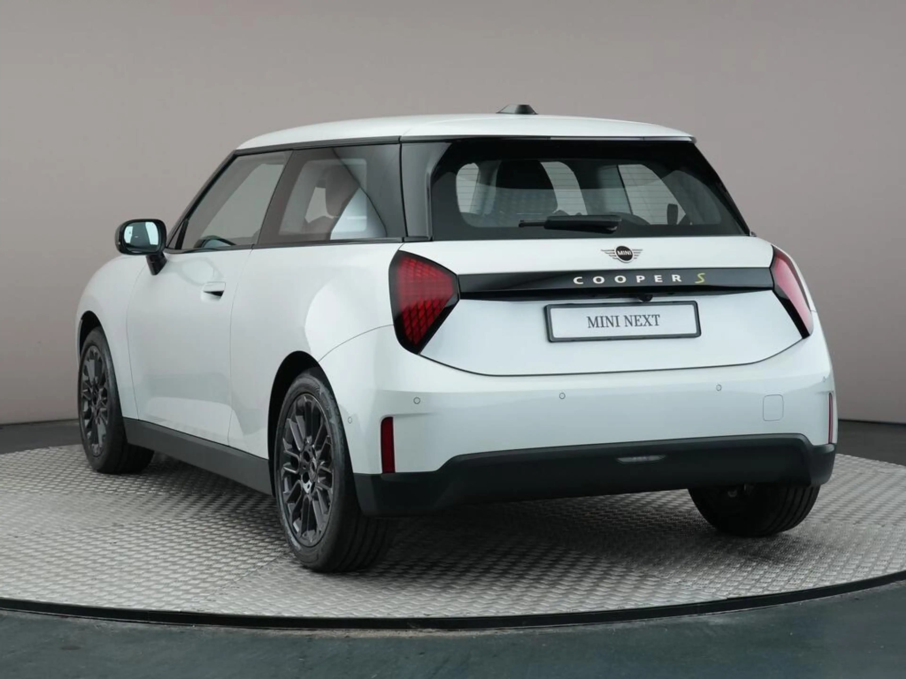 MINI Cooper SE 3-Deurs | Essential Trim | Parking Assistant | Dri — photo 4