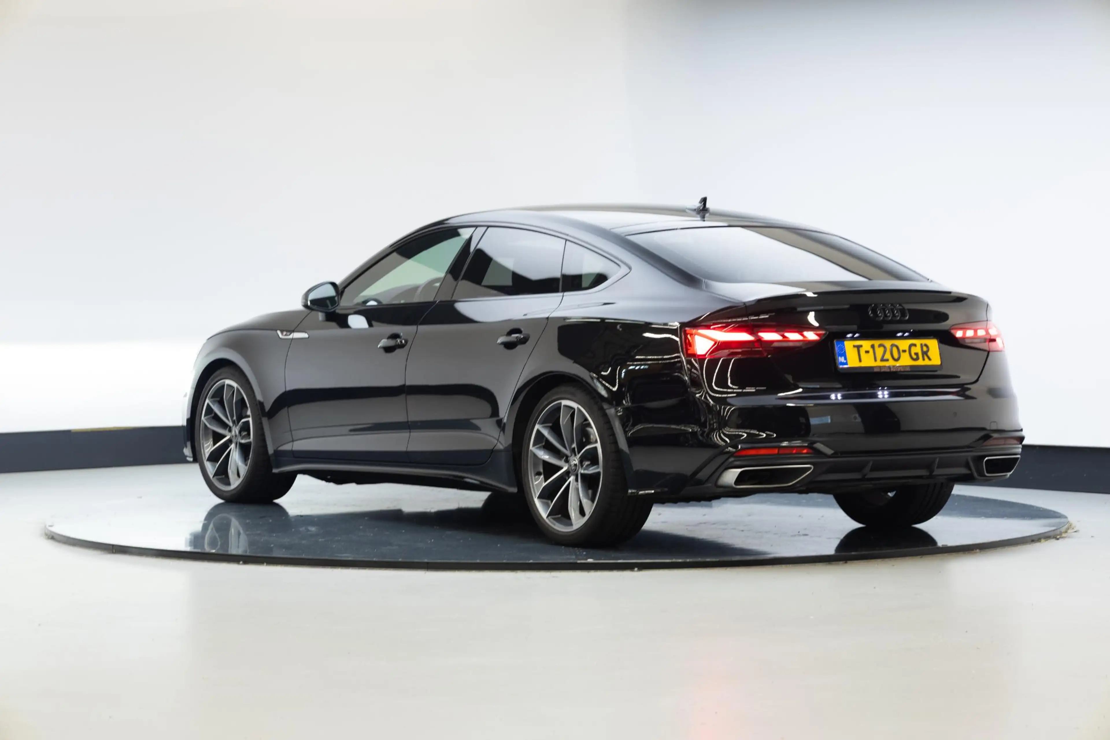 Audi A5 Sportback 35 TFSI S edition — photo 2